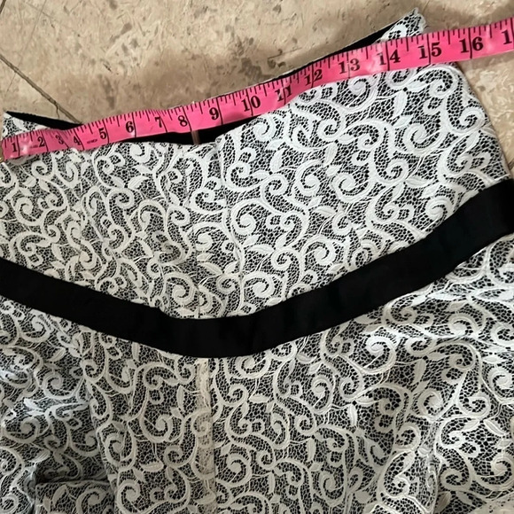 Bebe Vintage Style Lace fit and flare mini skirt - Picture 7 of 13